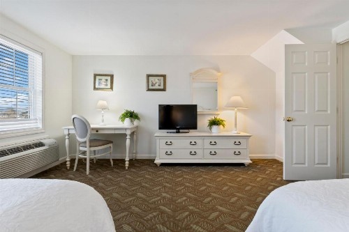 Pink Blossoms Resort - image 41