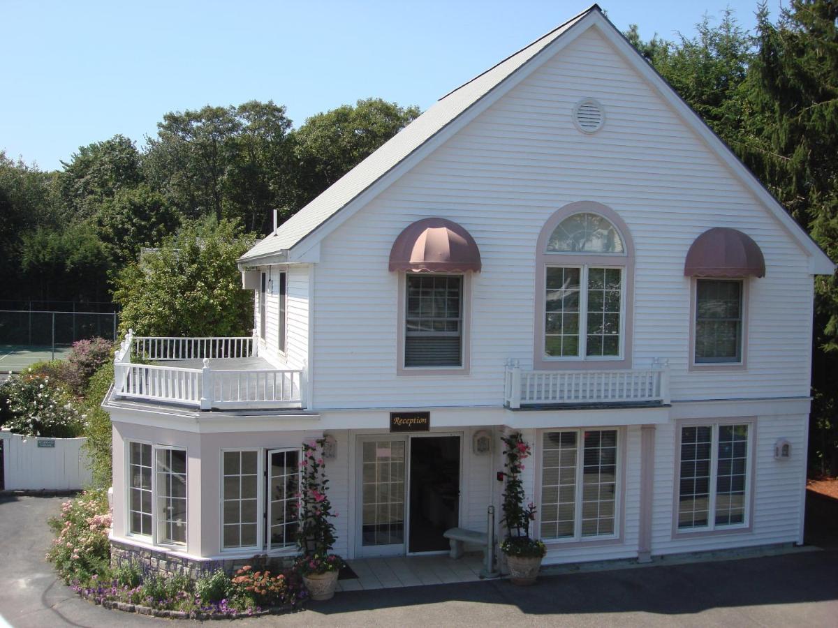 Pink Blossoms Resort - image 6