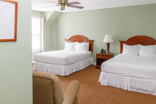 Admiral's Inn Resort - image 10