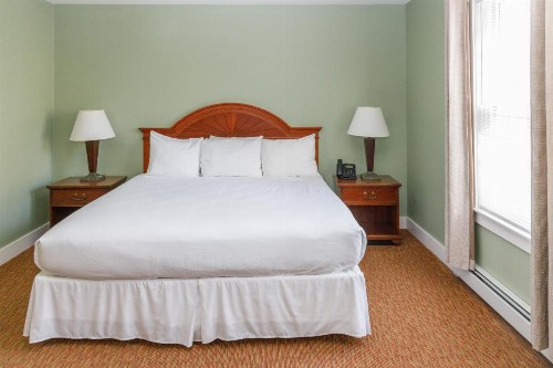 Admiral's Inn Resort - image 11