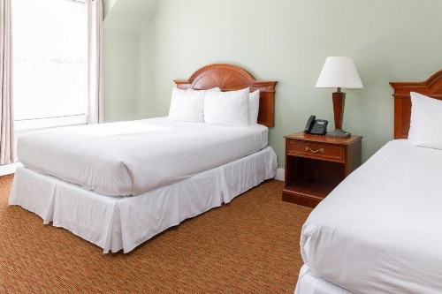 Admiral's Inn Resort - image 15