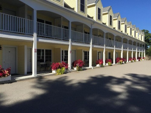 Admiral's Inn Resort - image 20