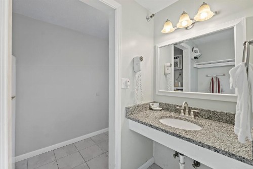 Mariner Resort - image 13