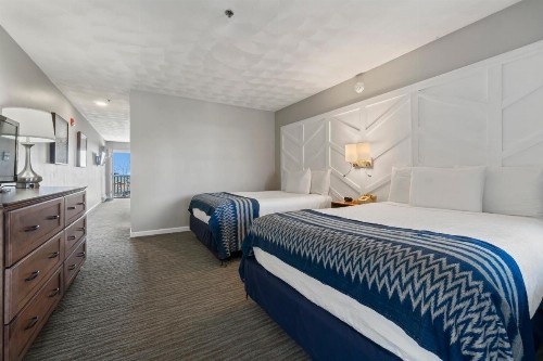 Mariner Resort - image 2