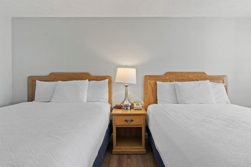 Mariner Resort - image 49