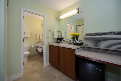 The Milestone Inn - image 5