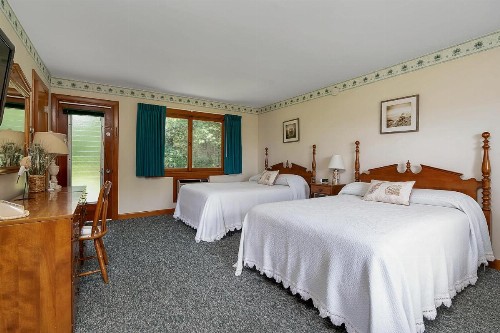 Towne Lyne Motel - image 10