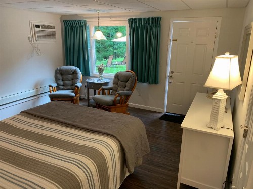 Towne Lyne Motel - image 11