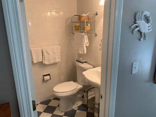 Towne Lyne Motel - image 13