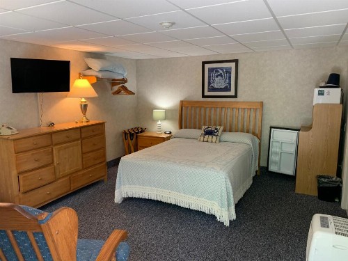 Towne Lyne Motel - image 18