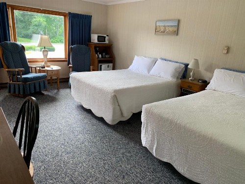 Towne Lyne Motel - image 26