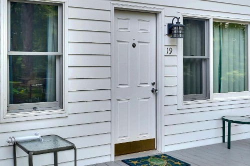 Towne Lyne Motel - image 30