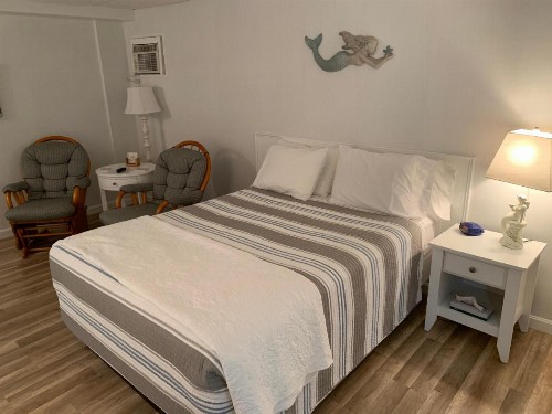 Towne Lyne Motel - image 32