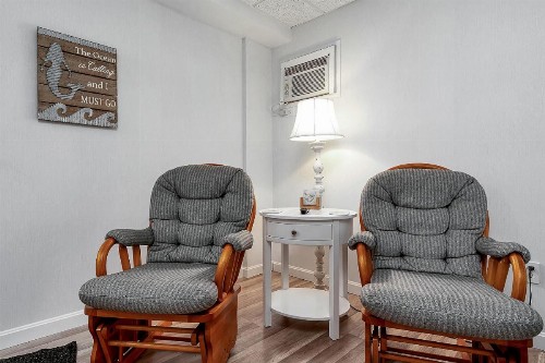 Towne Lyne Motel - image 34