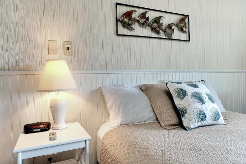Towne Lyne Motel - image 38