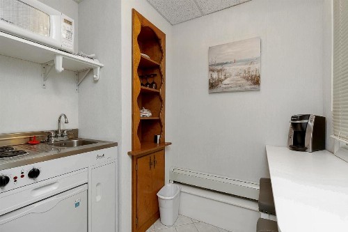 Towne Lyne Motel - image 44