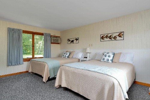 Towne Lyne Motel - image 46
