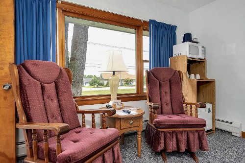 Towne Lyne Motel - image 50