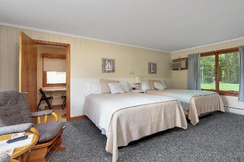 Towne Lyne Motel - image 9