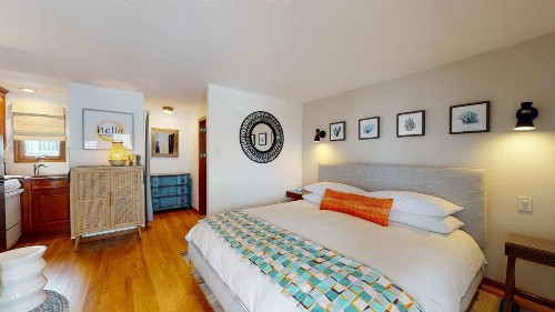 Blue Shutters Inn - image 15