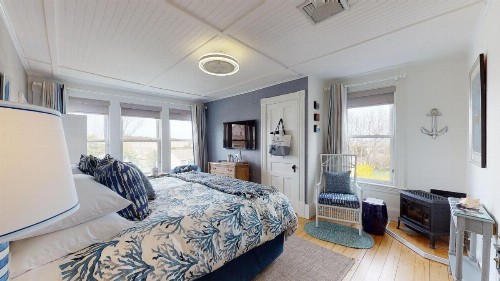 Blue Shutters Inn - image 2
