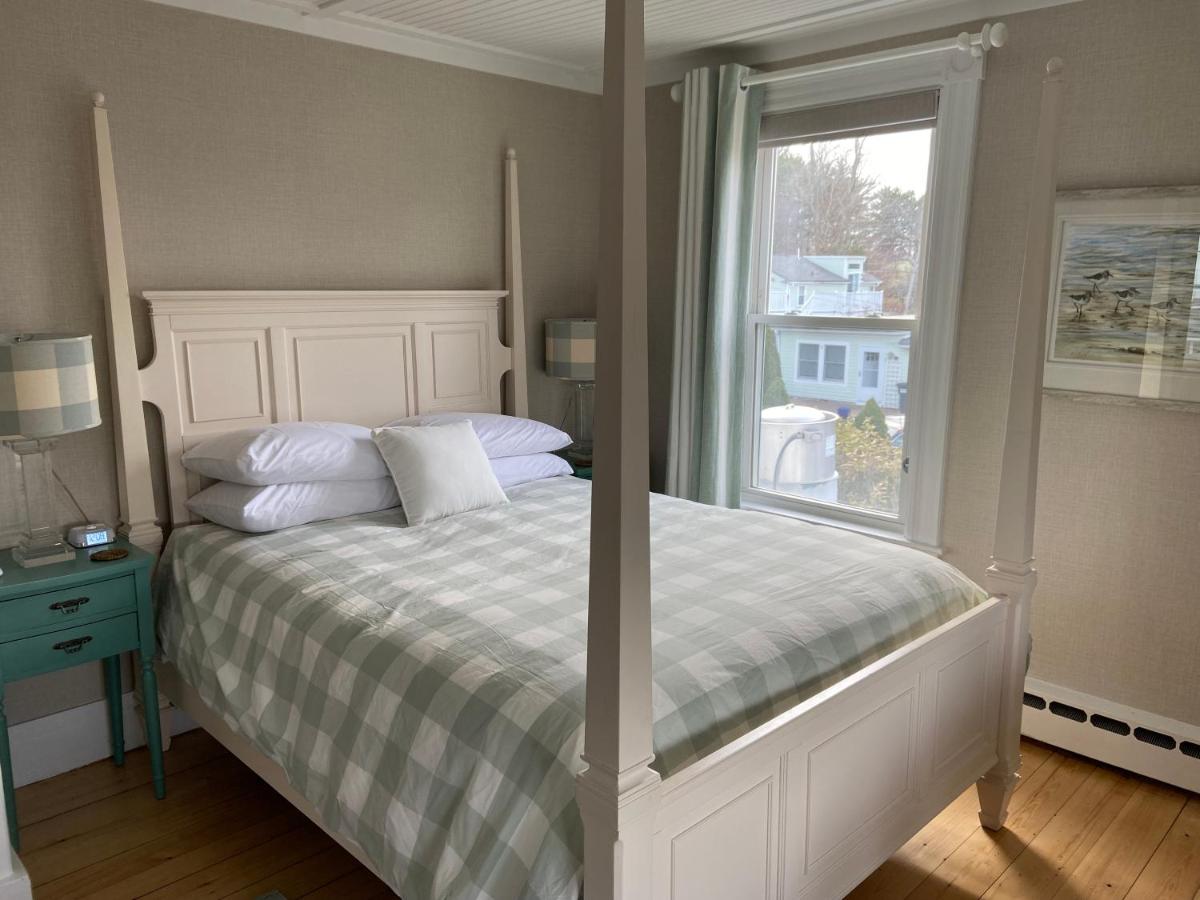 Blue Shutters Inn - image 7
