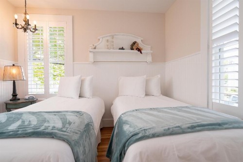 Marginal Way House - image 33