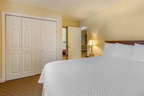 Ogunquit Hotel and Suites - image 6