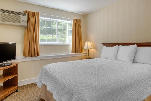 Ogunquit Hotel and Suites - image 9