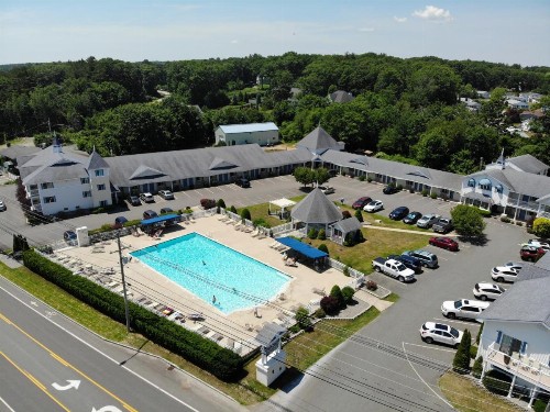 Ogunquit Hotel and Suites - image 18
