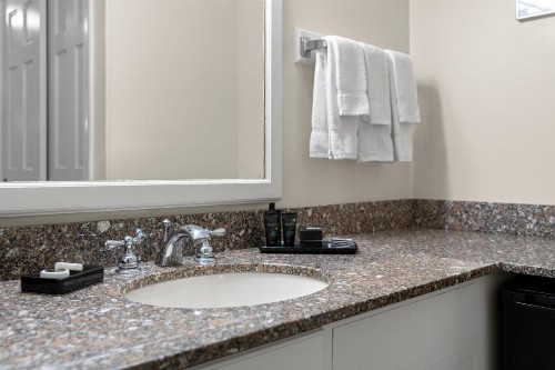 The Sparhawk Oceanfront Resort - image 39