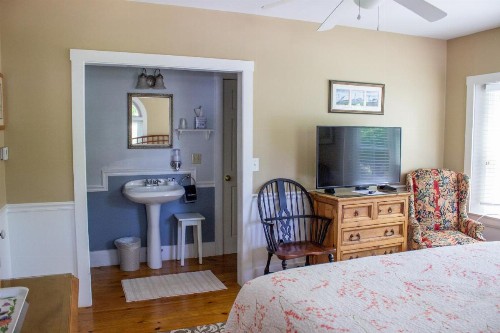 Bourne Bed and Breakfast - image 43