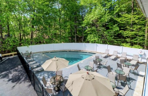 Studio East Motel - image 27