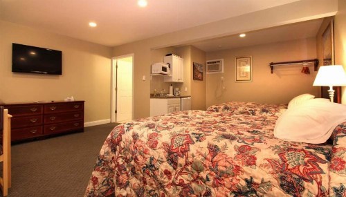Studio East Motel - image 29
