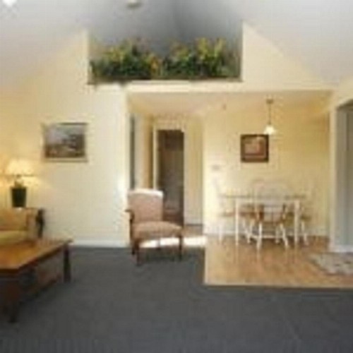 Studio East Motel - image 30