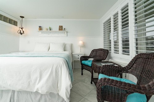 Auberge on the Cove - image 6