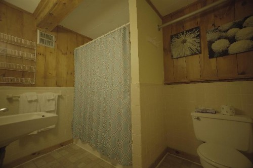 Betty Doon Hotel - image 10