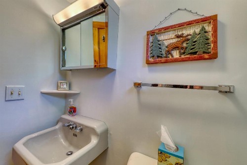 Quintessential Maine Cottage - image 11