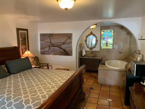 Chantico Inn - image 6