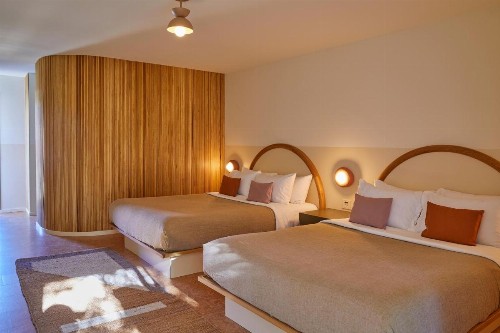 The Capri Hotel - image 10