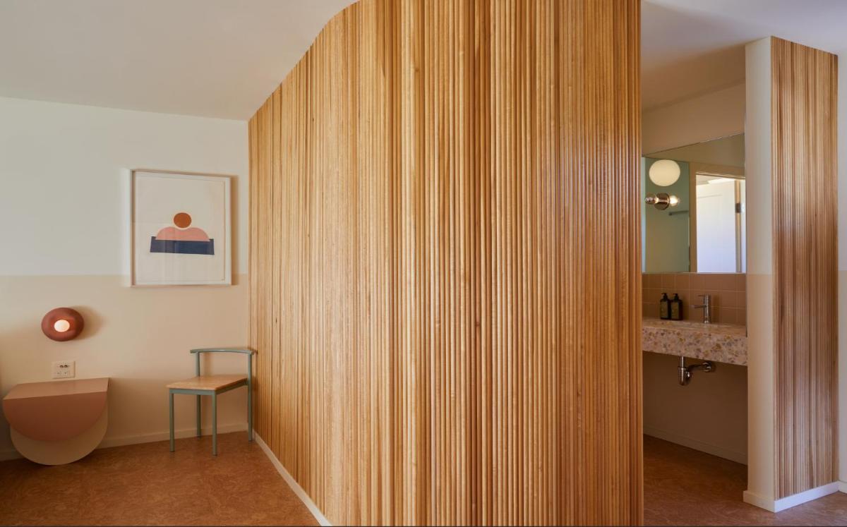 The Capri Hotel - image 4