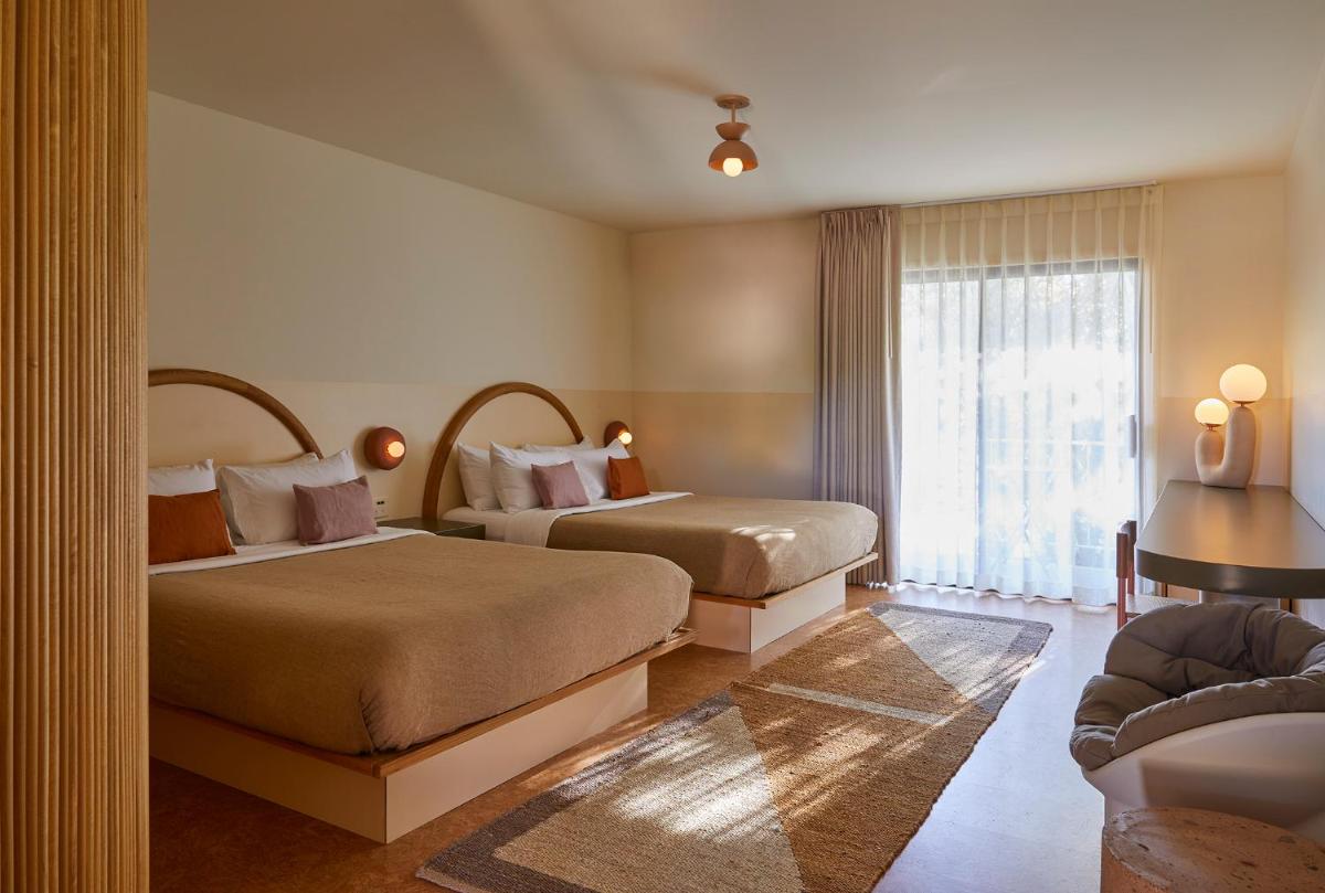 The Capri Hotel - image 6