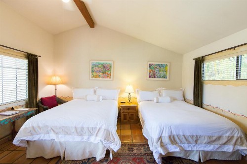 Blue Iguana Inn - image 3