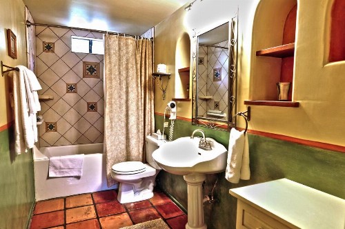 Blue Iguana Inn - image 30