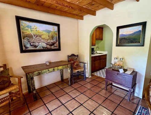 Blue Iguana Inn - image 45