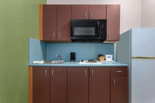 Travelodge Suites by Wyndham Lake Okeechobee - image 11