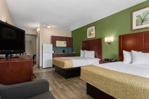 Travelodge Suites by Wyndham Lake Okeechobee - image 14