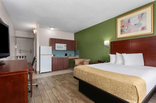 Travelodge Suites by Wyndham Lake Okeechobee - image 18