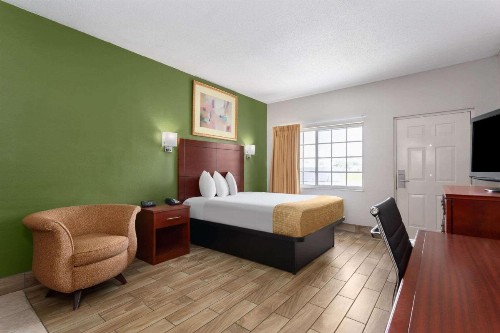 Travelodge Suites by Wyndham Lake Okeechobee - image 19