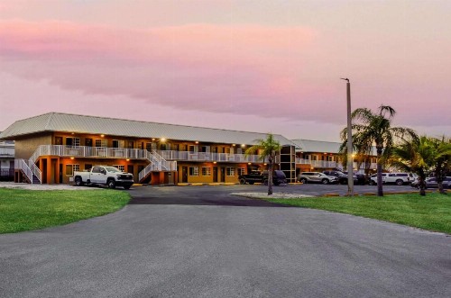 Travelodge Suites by Wyndham Lake Okeechobee - image 21